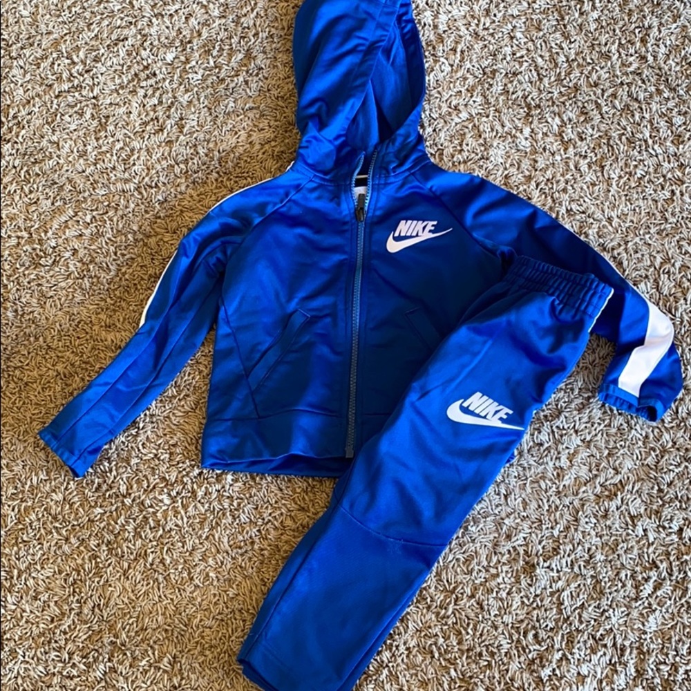 2T blue boy Nike set
